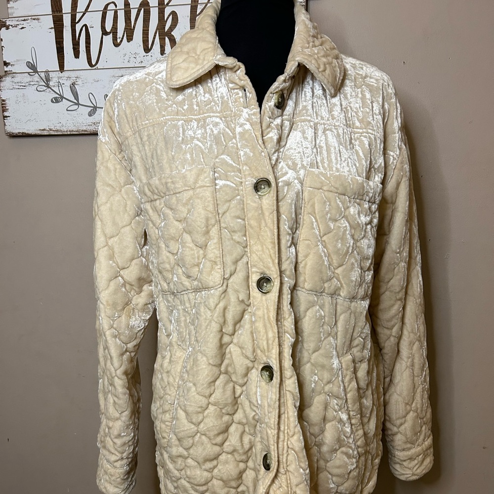 Anthropologie Quilted Velvet Shirt Jacket cream shacket medium EUC